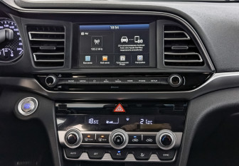 Подержанный автомобиль Hyundai Elantra Sedan 2019 года (17 фото)