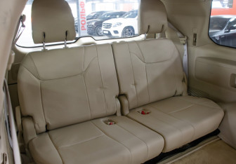 Подержанный автомобиль Lexus LX 2008 года (14 фото)