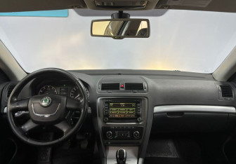 Подержанный автомобиль Skoda Octavia Liftback 2013 года (12 фото)