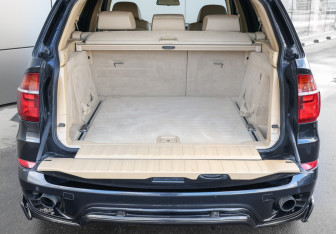 Подержанный автомобиль BMW X5 2011 года (9 фото)