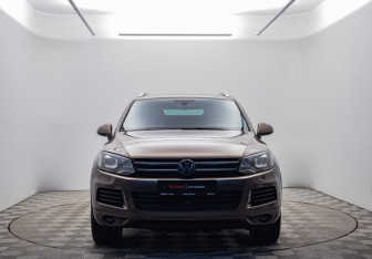 Подержанный автомобиль Volkswagen Touareg 2011 года (2 фото)