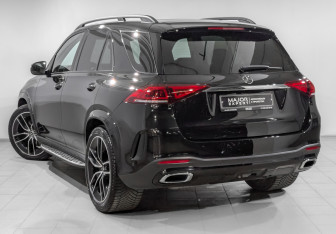 Подержанный автомобиль Mercedes-Benz GLE 2021 года (7 фото)