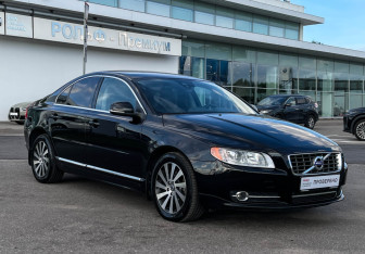 Подержанный автомобиль Volvo S80 2013 года (3 фото)