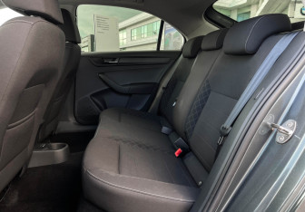 Подержанный автомобиль Skoda Rapid Liftback 2021 года (10 фото)