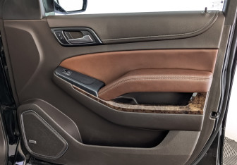 Подержанный автомобиль Chevrolet Tahoe 2016 года (24 фото)