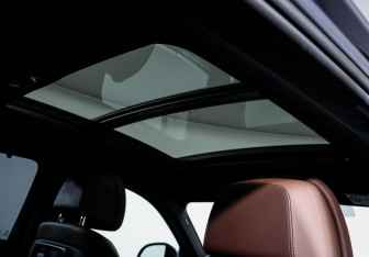 Подержанный автомобиль BMW X6 2020 года (18 фото)