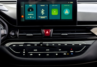 Подержанный автомобиль Москвич 3 2023 года (15 фото)