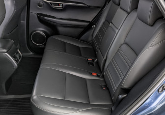 Подержанный автомобиль Lexus NX 2015 года (18 фото)