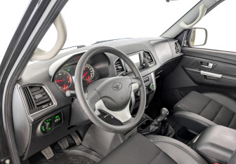 Новый УАЗ Patriot 2023 (16 фото)