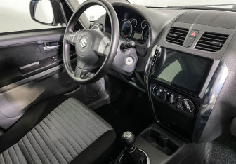Подержанный автомобиль Suzuki SX4 Hatchback 2014 года (9 фото)