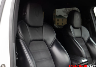 Подержанный автомобиль Porsche Cayenne 2017 года (19 фото)