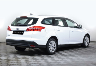 Подержанный автомобиль Ford Focus Wagon 2018 года (5 фото)