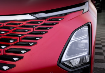 Подержанный автомобиль Omoda C5 2024 года (17 фото)