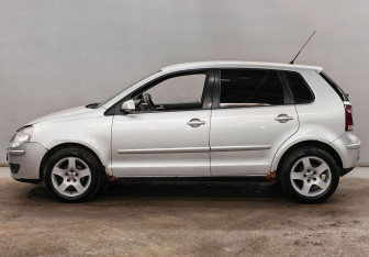 Подержанный автомобиль Volkswagen Polo Hatchback 2008 года (8 фото)