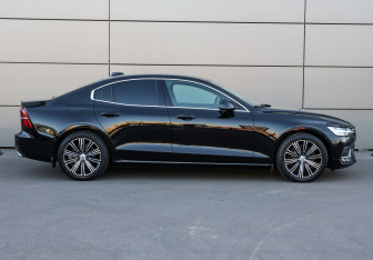 Подержанный автомобиль Volvo S60 2019 года (4 фото)
