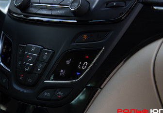Подержанный автомобиль Opel Insignia Sedan 2014 года (19 фото)