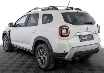 Подержанный автомобиль Renault Duster 2021 года (7 фото)