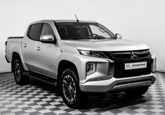 Подержанный автомобиль Mitsubishi L200 2022 года (3 фото)