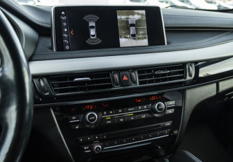 Подержанный автомобиль BMW X6 2018 года (17 фото)