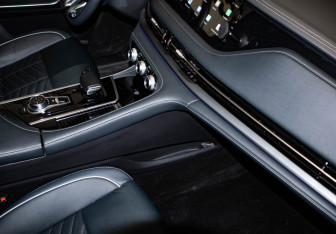 Подержанный автомобиль Changan CS95 2023 года (32 фото)