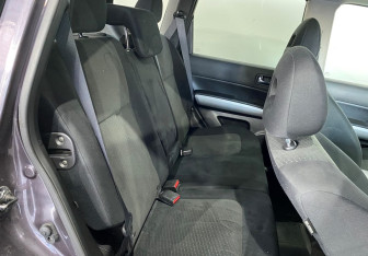 Подержанный автомобиль Nissan X-Trail 2011 года (19 фото)