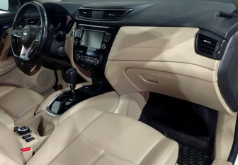 Подержанный автомобиль Nissan X-Trail 2020 года (11 фото)