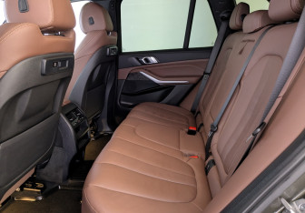 Подержанный автомобиль BMW X5 2021 года (12 фото)