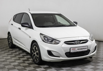 Подержанный автомобиль Hyundai Solaris Hatchback 2012 года (2 фото)
