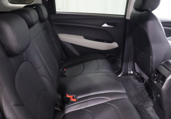 Подержанный автомобиль Chevrolet Captiva 2022 года (24 фото)