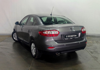 Подержанный автомобиль Renault Fluence 2012 года (4 фото)