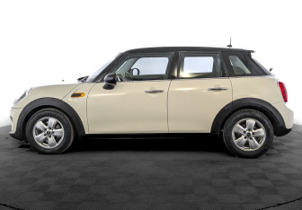 Подержанный автомобиль MINI Hatch 2016 года (8 фото)