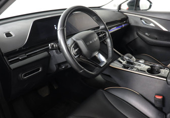 Подержанный автомобиль Omoda C5 2023 года (9 фото)