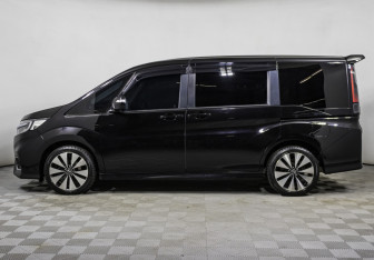 Подержанный автомобиль Honda Stepwgn 2021 года (8 фото)