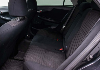 Подержанный автомобиль Toyota Corolla Sedan 2008 года (11 фото)