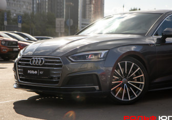 Подержанный автомобиль Audi A5 Liftback 2018 года (16 фото)