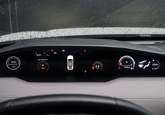 Подержанный автомобиль Changan UNI-V 2023 года (17 фото)