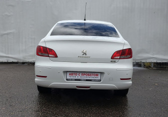 Подержанный автомобиль Peugeot 408 2013 года (6 фото)