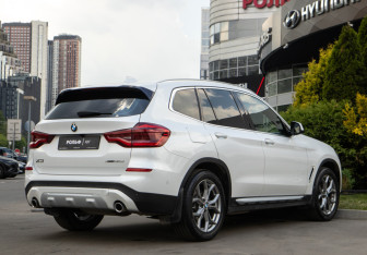 Подержанный автомобиль BMW X3 2018 года (4 фото)