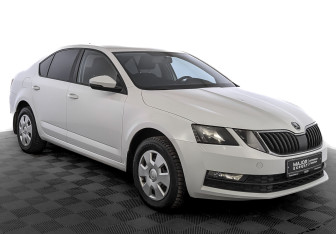 Подержанный автомобиль Skoda Octavia Liftback 2018 года (3 фото)