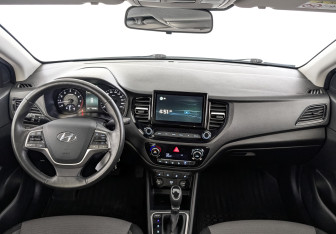 Подержанный автомобиль Hyundai Solaris Sedan 2021 года (14 фото)