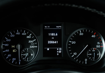 Подержанный автомобиль Mercedes-Benz Vito 2016 года (10 фото)