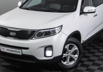 Подержанный автомобиль Kia Sorento 2014 года (21 фото)