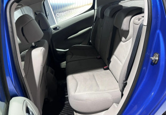 Подержанный автомобиль Peugeot 308 Hatchback 2009 года (13 фото)