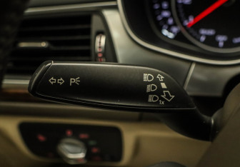 Подержанный автомобиль Audi A6 Sedan 2015 года (14 фото)