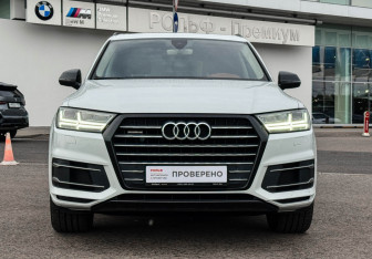 Подержанный автомобиль Audi Q7 2016 года (2 фото)