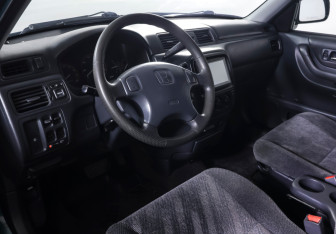 Подержанный автомобиль Honda CR-V 1999 года (13 фото)