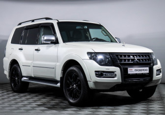 Подержанный автомобиль Mitsubishi Pajero 2019 года (3 фото)