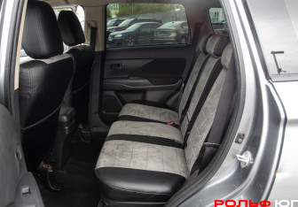 Подержанный автомобиль Mitsubishi Outlander 2013 года (8 фото)