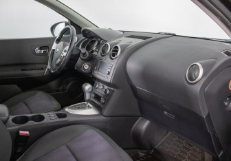 Подержанный автомобиль Nissan Qashqai 2013 года (9 фото)