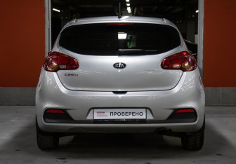 Подержанный автомобиль Kia Ceed Hatchback 2013 года (6 фото)